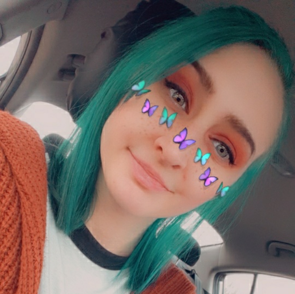 Meet your Posher, Casandra